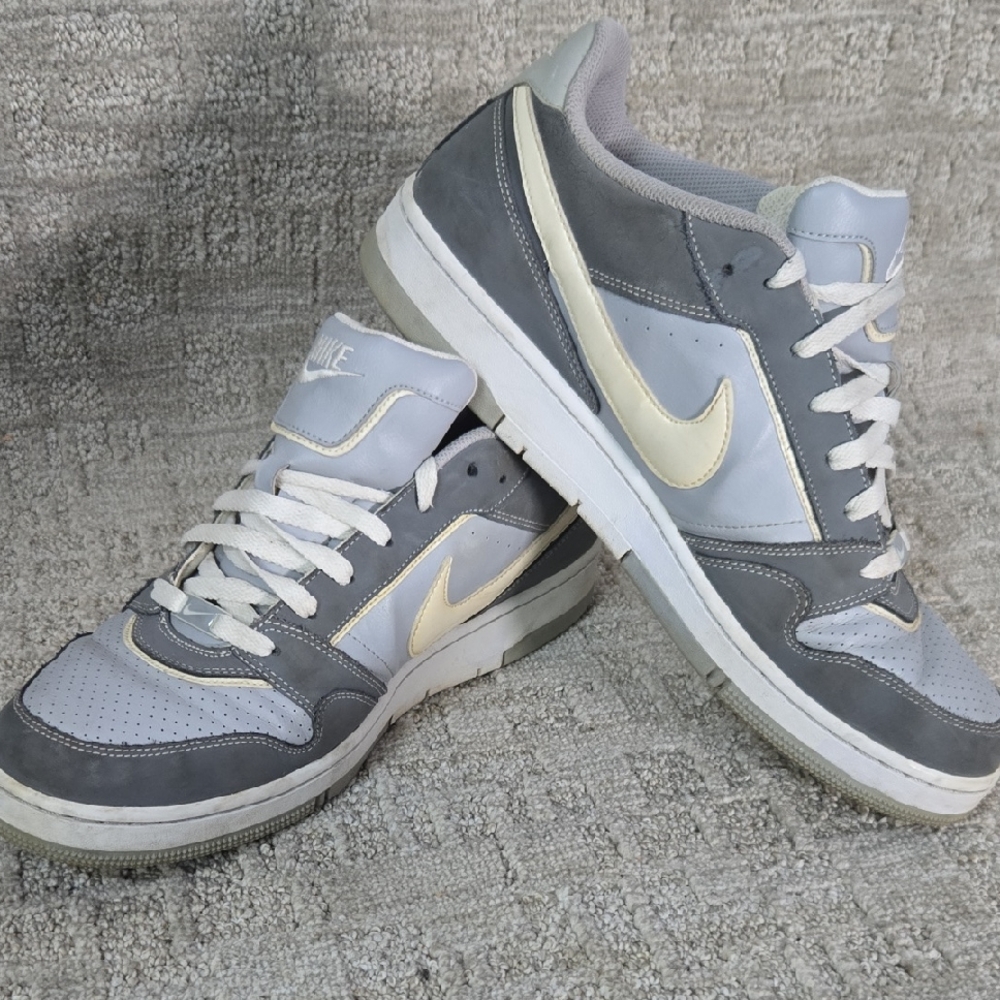 Nike Men's Gray and White Sneakers